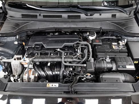 Used 2022 Hyundai Kona SE AWD/4WD image 3