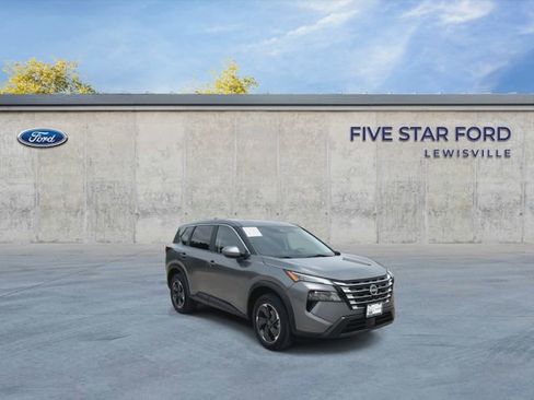 Used 2024 Nissan Rogue SV AWD/4WD image 2