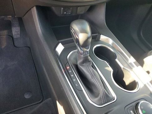 Used 2021 Chevrolet Traverse RS image 29