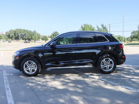 Used 2019 Audi Q5 2.0T Premium w/ Convenience Package AWD/4WD image 4