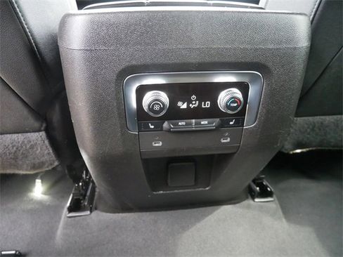 Used 2022 GMC Yukon AT4 image 16