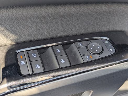 New 2025 Nissan Pathfinder SL image 17