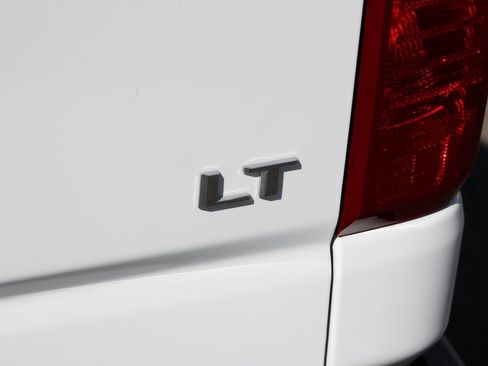 Used 2025 Chevrolet Silverado 2500 LT w/ Convenience Package image 48