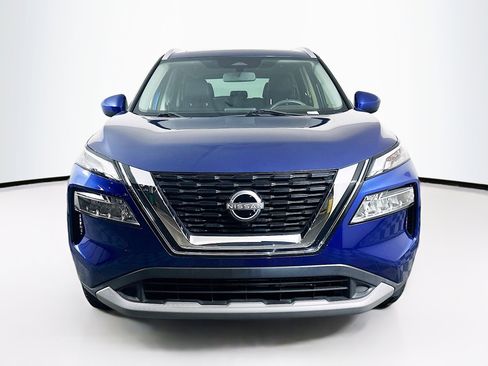 Used 2023 Nissan Rogue SV w/ SV Premium B Package FWD image 2