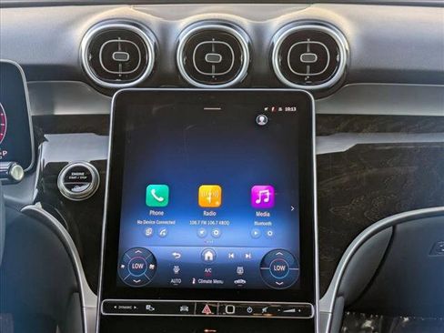 Used 2025 Mercedes-Benz GLC 300 image 17