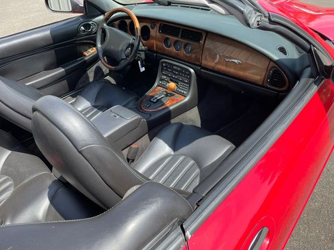 Used 2000 Jaguar XK8 Convertible RWD image 2
