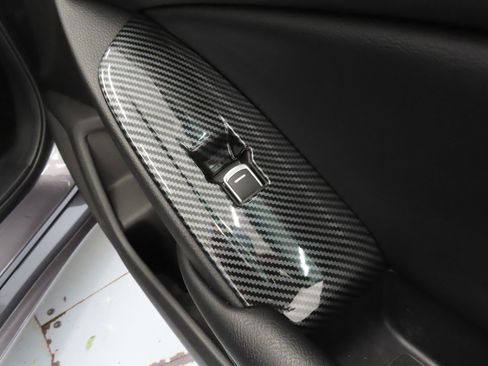 Used 2018 Honda Accord Sport image 32