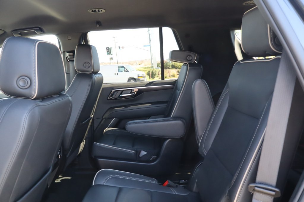 Used 2025 Chevrolet Tahoe Premier RWD image 33