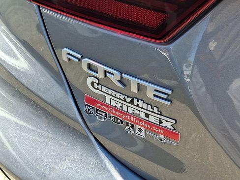 Used 2024 Kia Forte GT-Line w/ GT-Line Premium Package FWD image 19