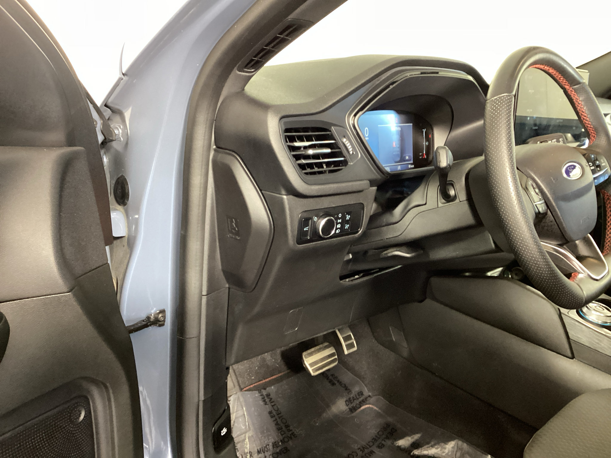 Certified 2023 Ford Escape ST-Line w/ Tech Pack #1 AWD/4WD image 18