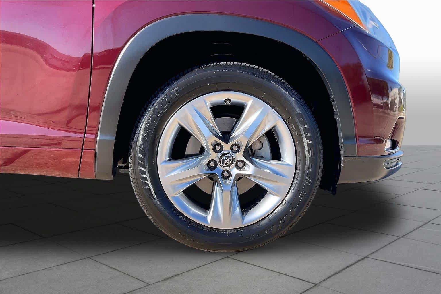 Used 2016 Toyota Highlander Limited FWD image 7