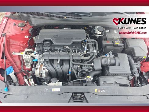 Used 2025 Hyundai Elantra SEL image 17