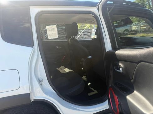 Used 2019 Jeep Renegade Trailhawk w/ LED Lighting Group AWD/4WD image 13