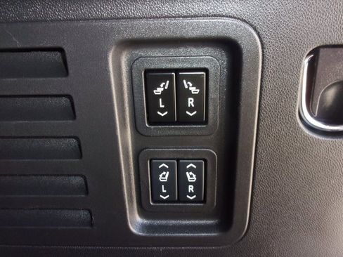 Used 2024 Chevrolet Traverse RS w/ LPO, Floor Liner Package image 33