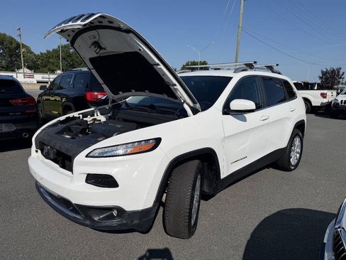 Used 2017 Jeep Cherokee Limited AWD/4WD image 21