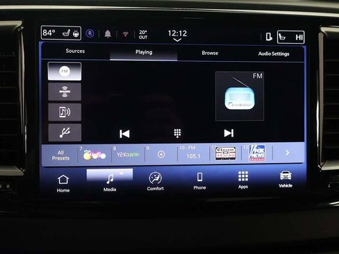 Used 2025 Chrysler Pacifica Select image 42