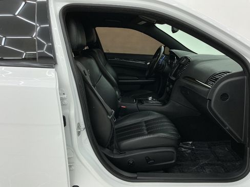 Used 2021 Chrysler 300 S RWD image 15