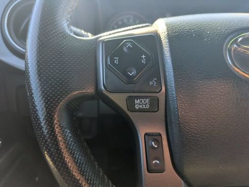 Used 2018 Toyota Tacoma TRD Off-Road AWD/4WD image 17
