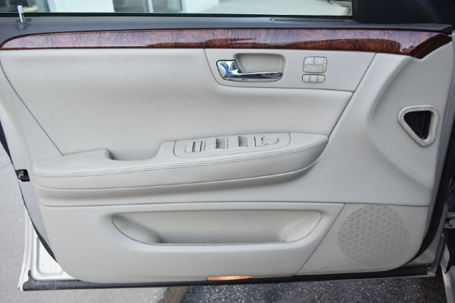 Used 2007 Cadillac DTS Luxury I w/ Sun And Sound Package FWD image 16
