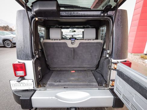 Used 2010 Jeep Wrangler Sahara image 25