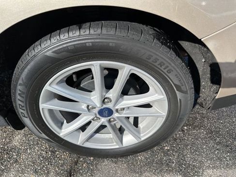 Used 2018 Ford Focus SE image 11