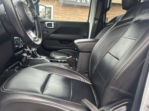 Used 2022 Jeep Wrangler Unlimited Sahara w/ Cold Weather Group AWD/4WD image 26