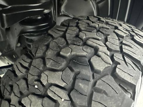 Used 2025 Jeep Wrangler Unlimited Rubicon AWD/4WD image 36