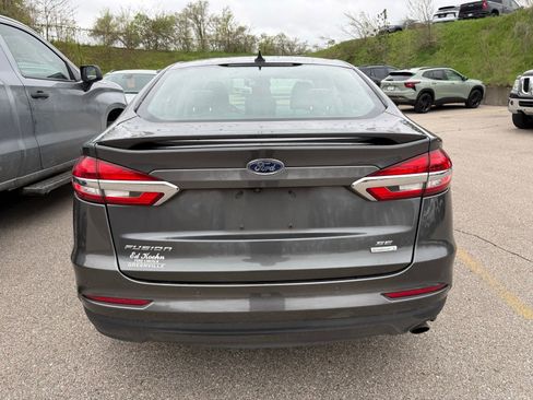 Used 2020 Ford Fusion SE w/ Equipment Group 151A FWD image 3