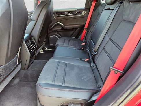 Used 2025 Porsche Cayenne GTS AWD/4WD image 17