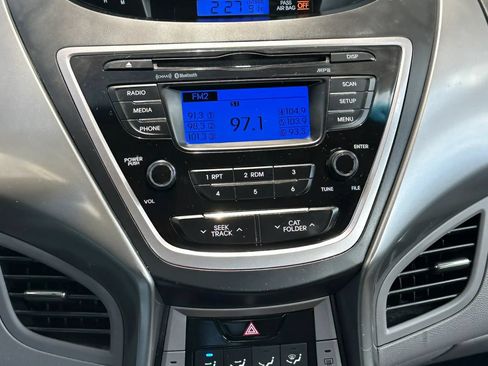 Used 2013 Hyundai Elantra GLS w/ Preferred Pkg FWD image 5