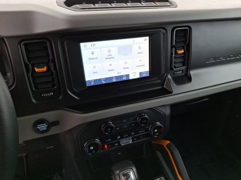 Used 2023 Ford Bronco Badlands w/ Sasquatch Package image 14