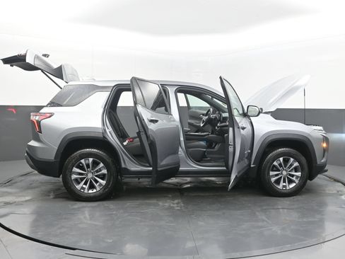 Used 2026 Chevrolet Equinox LT FWD image 46