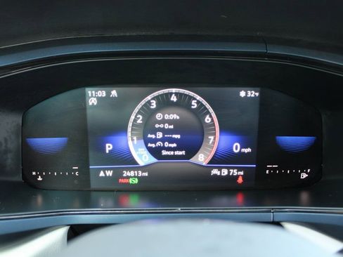 Certified 2023 Volkswagen Taos SE w/ Panoramic Sunroof Package image 14