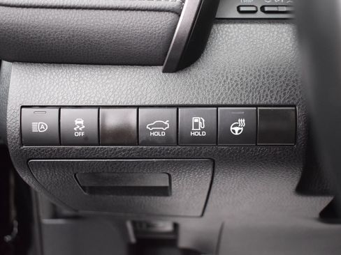 Used 2023 Toyota Camry SE w/ Cold Weather Package FWD image 15
