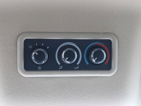 Used 2024 Chevrolet Express 3500 LT w/ LT Preferred Equipment Group RWD image 40