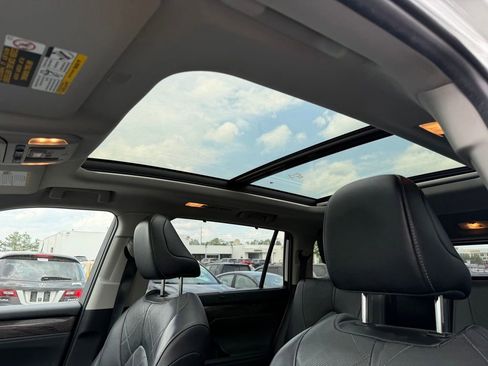 Used 2022 Toyota Highlander Platinum AWD/4WD image 5
