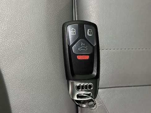 Used 2024 Audi Q5 2.0T Premium w/ Convenience Package AWD/4WD image 27