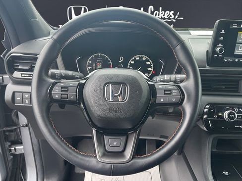 Certified 2025 Honda Pilot TrailSport image 12