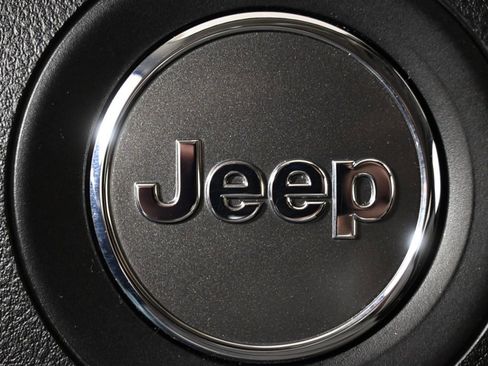 Used 2018 Jeep Cherokee Limited w/ Trailer Tow Group AWD/4WD image 36