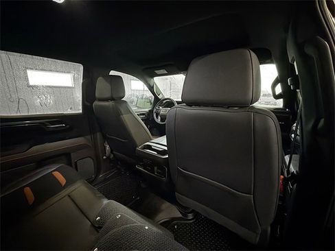 Used 2023 GMC Sierra 1500 AT4 w/ AT4 Preferred Package image 11