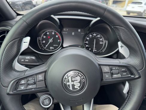 Used 2023 Alfa Romeo Giulia Veloce image 15