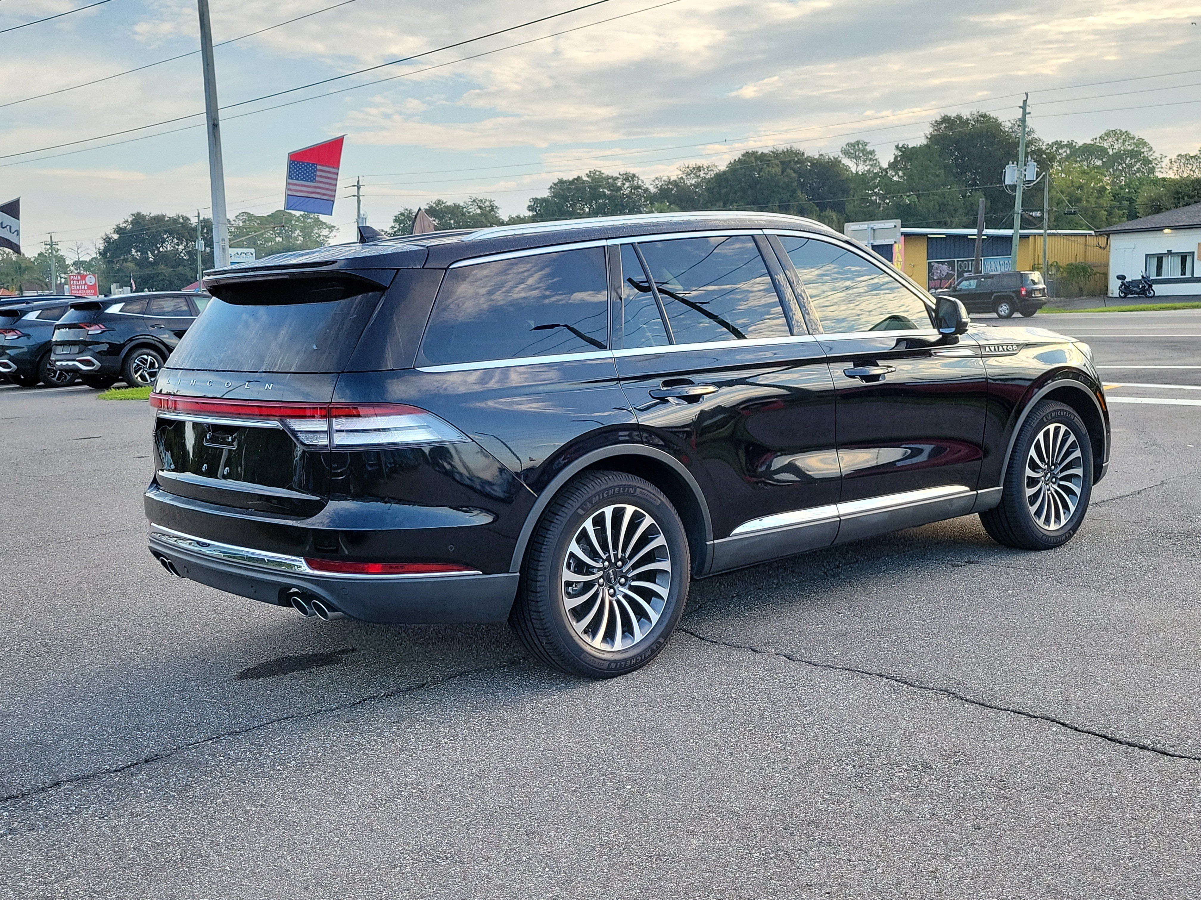 Used 2022 Lincoln Aviator Reserve RWD image 6