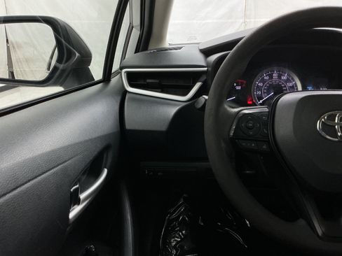 Used 2021 Toyota Corolla LE FWD image 32