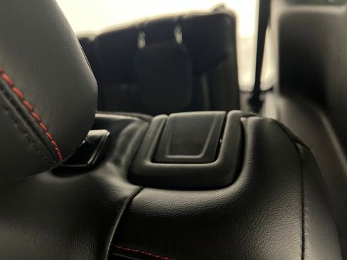 Used 2025 Ford Explorer ST-Line w/ ST-Line Street Pack image 15