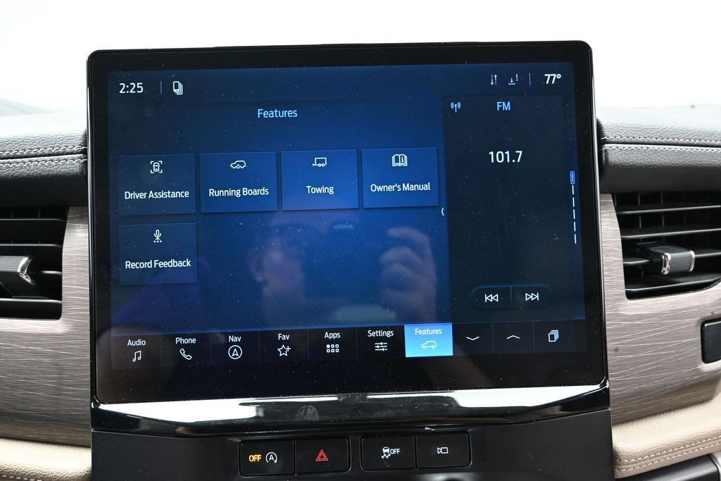 Used 2024 Ford Expedition Limited AWD/4WD image 40