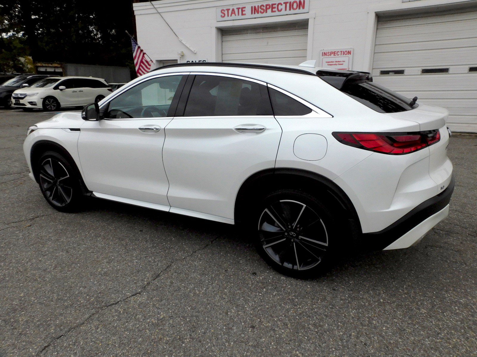 Used 2025 INFINITI QX55 Essential AWD/4WD image 3
