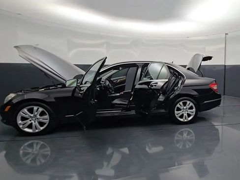 Used 2011 Mercedes-Benz C 300 4MATIC Sedan image 18