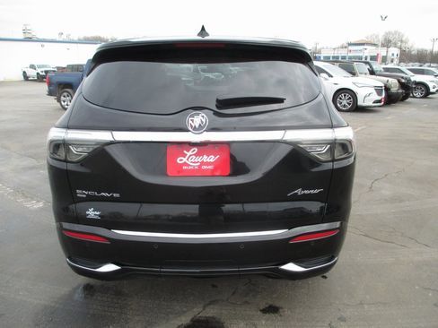 Certified 2022 Buick Enclave Avenir w/ Avenir Technology Package image 5