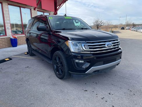 Used 2021 Ford Expedition XLT image 2