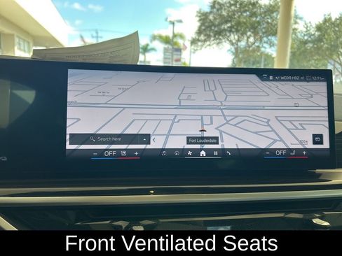 Used 2025 BMW X5 xDrive50e image 11